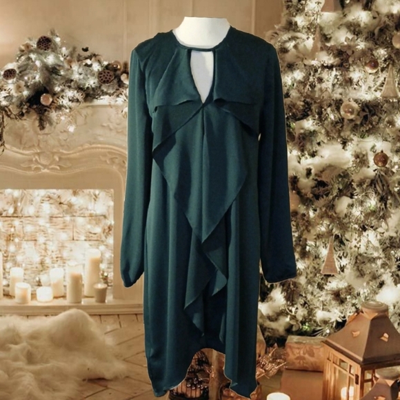 BCBGMaxAzria Dresses & Skirts - BCBG Max Azria Forest Green Dress Size S